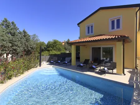 Location Maison à Dracevac 8 personnes