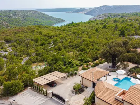 Location Maison à Trget 8 personnes