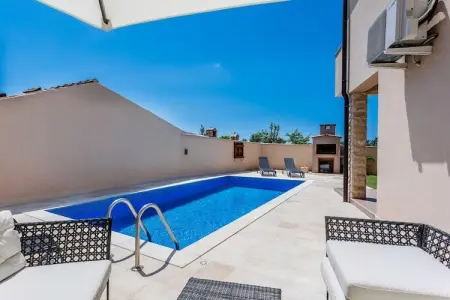 Location Maison à Galižana 8 personnes