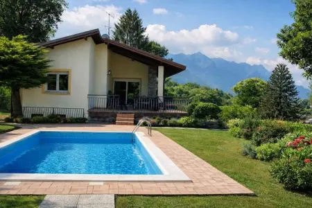 Location Villa à Brezzo di Bedero 4 personnes