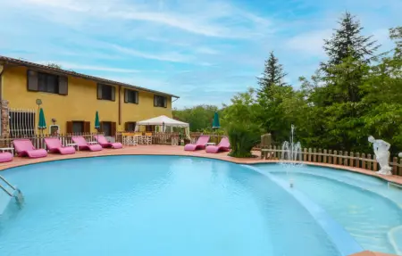 Location Maison à Monsagrati 12 personnes