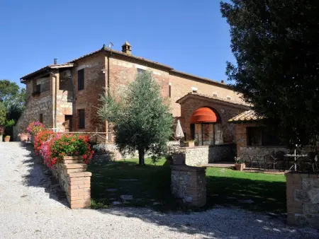 Location Maison à Sovicille 19 personnes