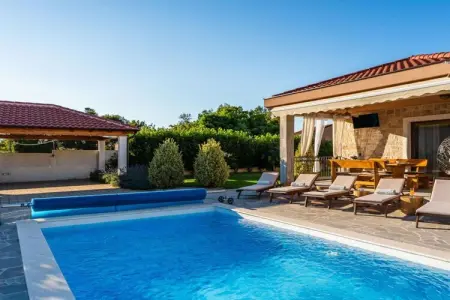 Location Maison à Vrsi 8 personnes
