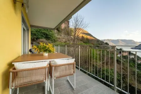Location Maison à Nesso 4 personnes