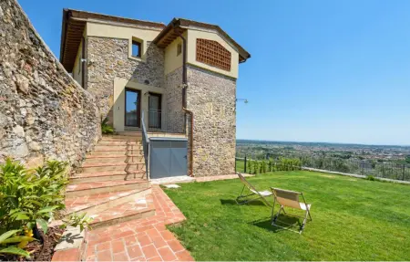 Location Maison à Buti 4 personnes