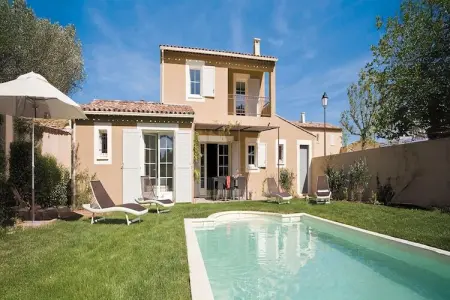Location Villa à Saint Saturnin lès Apt 10 personnes