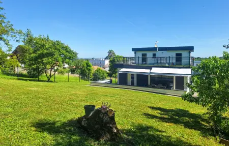 Location Maison à Bassens 8 personnes