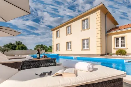 Location Villa à Rojnići 8 personnes