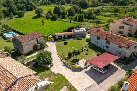 Location Gîte à Nedešćina 10 personnes