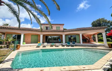 Location Maison à Sainte Maxime 12 personnes