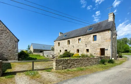 Location Maison à Ploumillau 9 personnes