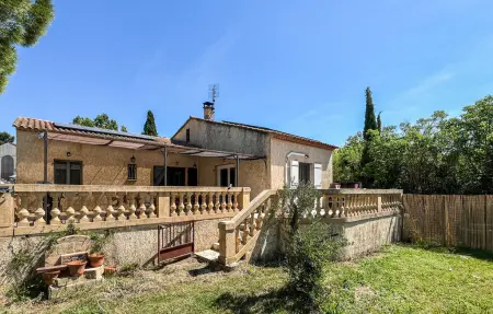 Location Maison à Vers Pont Du Gard 8 personnes