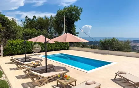Location Maison à Solin 10 personnes