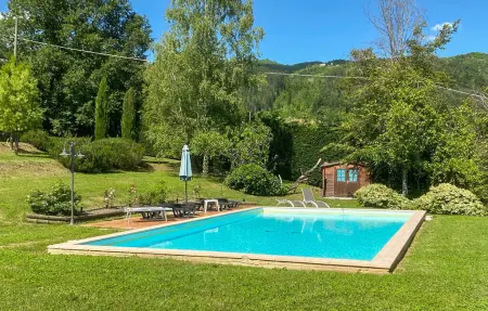 Location Maison à Villa Collemandina 8 personnes
