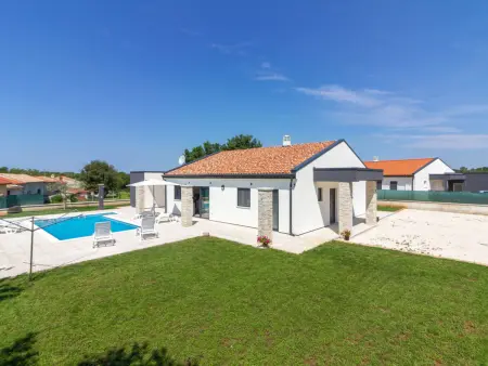 Location Maison à Bokordici 8 personnes