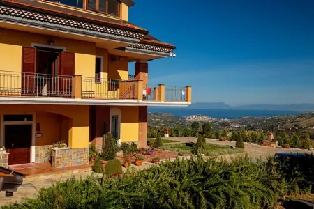 Location Maison à Laureana Cilento 9 personnes