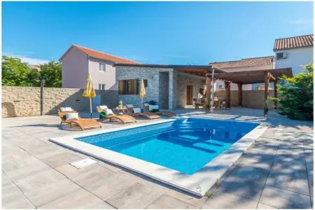 Location Maison à Biograd na moru 4 personnes