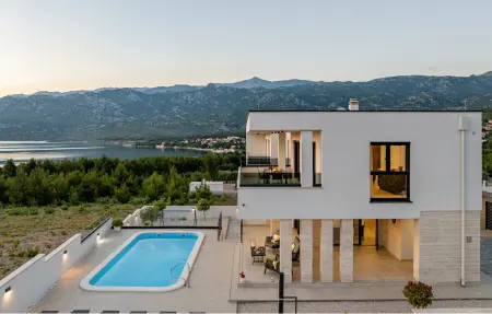Location Maison à Rovanjska 8 personnes