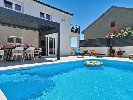 Location Maison à Maslenica 4 personnes