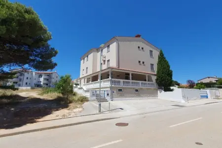 Location Maison à Ližnjan 26 personnes