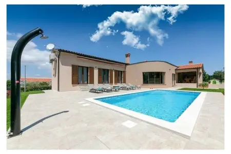 Location Maison à Labin 8 personnes