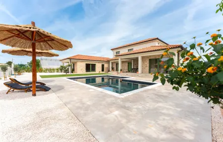 Location Maison à Biograd na Moru 8 personnes
