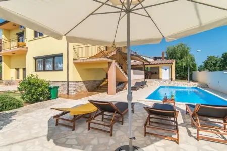 Location Villa à Pula 12 personnes
