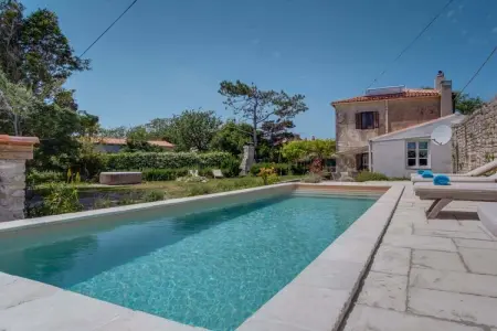 Location Villa à Osor 8 personnes