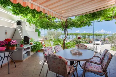 Location Maison à Podgora 7 personnes