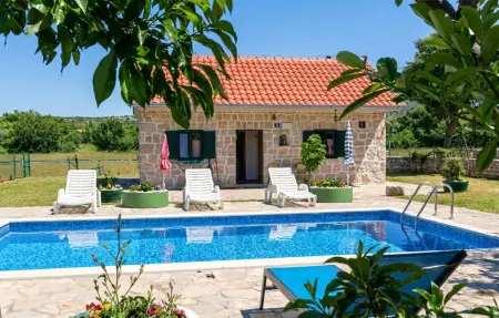 Location Maison à Gradac 5 personnes