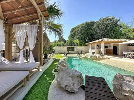 Location Villa à Nîmes 10 personnes