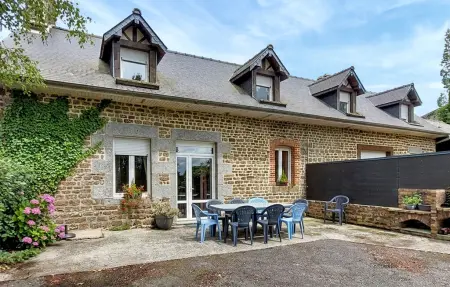 Location Maison à La Chapelle Uree 6 personnes