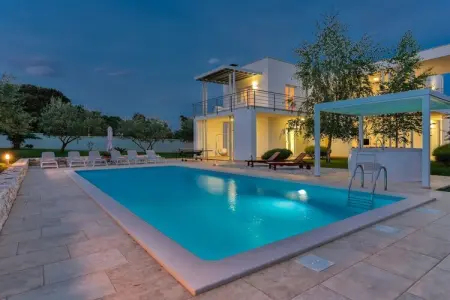 Location Villa à Pula 8 personnes