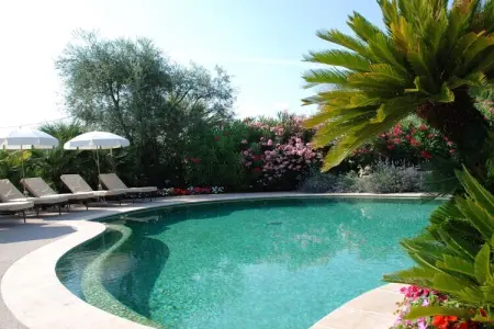Location Villa à CARROS 6 personnes