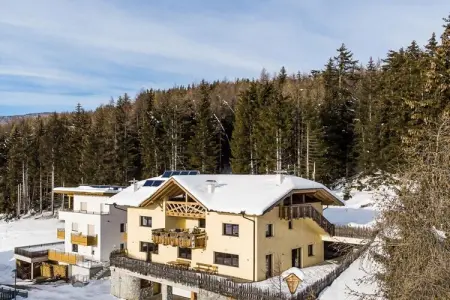 Location Maison à Meransen 12 personnes