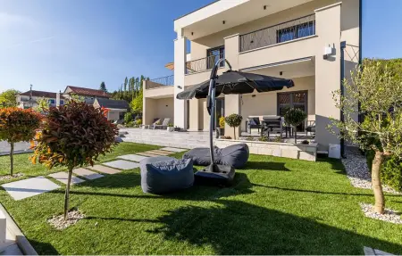 Location Maison à Drnis 8 personnes