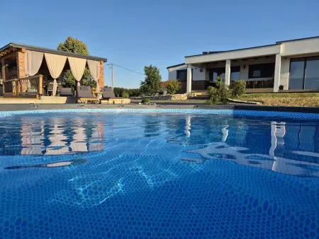 Location Maison à Lužan Biškupečki 4 personnes