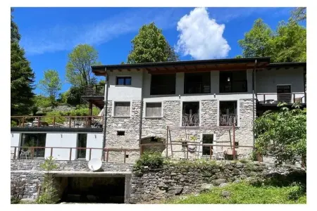 Location Maison à Veleso 4 personnes