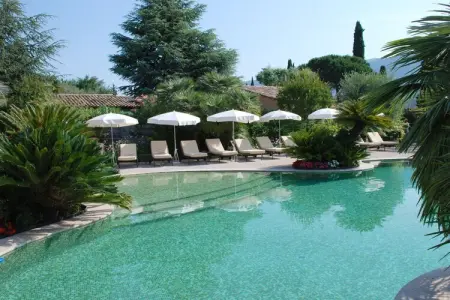 Location Villa à CARROS 4 personnes