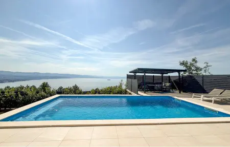Location Maison à Veprinac 8 personnes