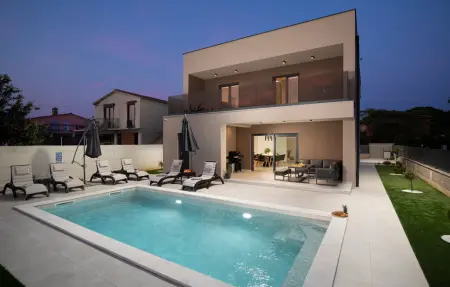 Location Maison à Valbandon 8 personnes