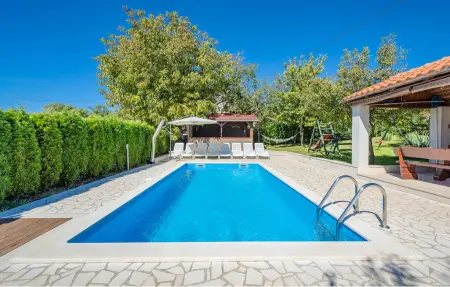 Location Maison à Pazin 10 personnes