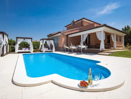 Location Maison à Medulin 10 personnes