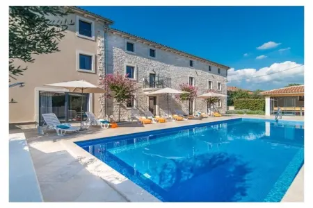 Location Villa à Tinjan 18 personnes