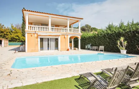 Location Maison à FREJUS 12 personnes