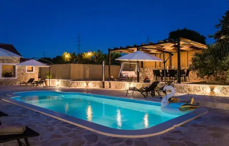 Location Maison à Danilo 4 personnes