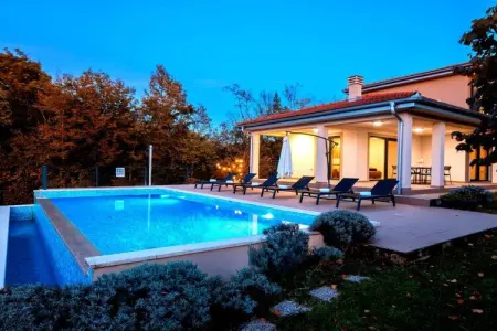 Location Maison à Kršan 8 personnes