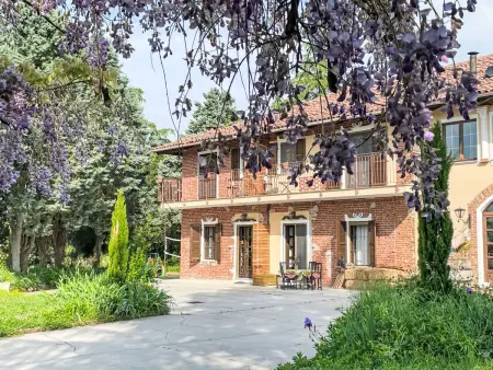 Location Maison à Asti 14 personnes