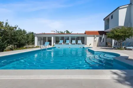Location Villa à Neoric 12 personnes