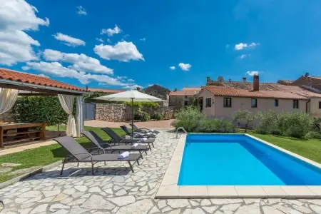 Location Villa à Barban 6 personnes